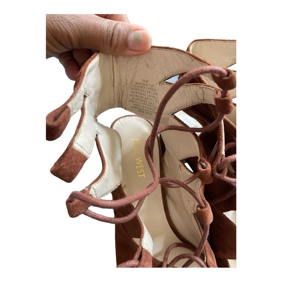 Nine West Gladiator sandal, block heel, size 7.5 - Picture 5 of 6